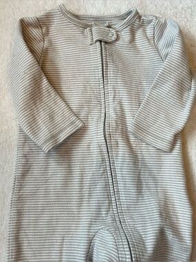 3/$18 | Carters Grey and white stripped sleeper | 100% cotton | 3-6 Months